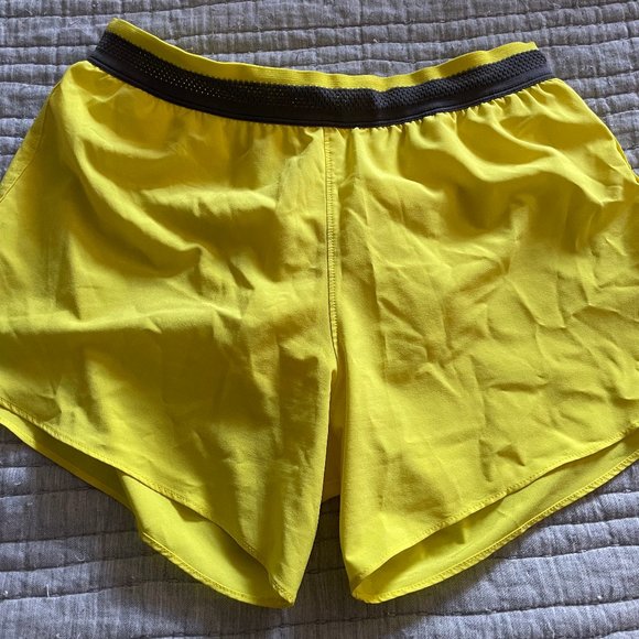 Rabbit Women's Winner 4" Running Shorts Small - Picture 2 of 5